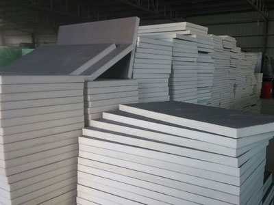 硬泡聚氨酯復合板定制有什么優(yōu)點？